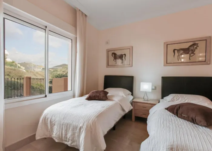 Aloha Hill Club Lluxury 5 Star Golf Near Puerto Banus And